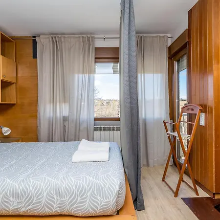 Baruhaus Triplex Piscina Y Parking アパート *